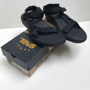 Teva men’s brand new in box sandals